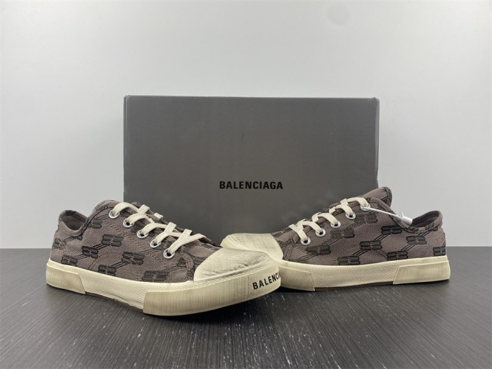 Ba*len*cia*ga sneaker