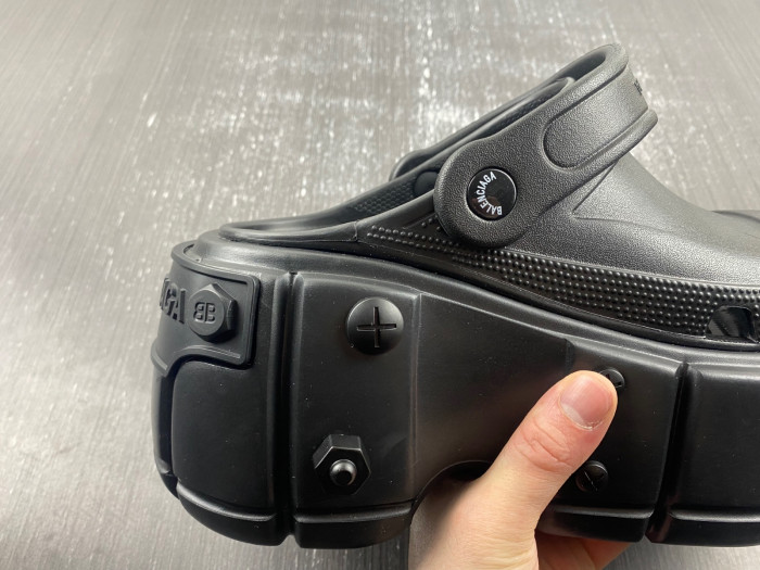 balenciag* sandal bs28