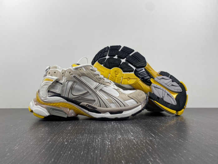 Ba*len*cia*ga runner sneaker