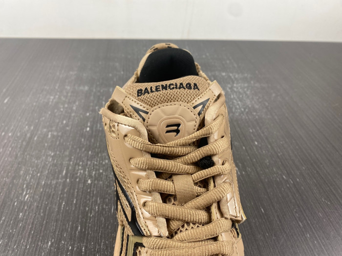 Ba*len*cia*ga runner sneaker