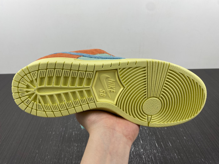 nike sb dunk low “noise aqua” dv5429-800