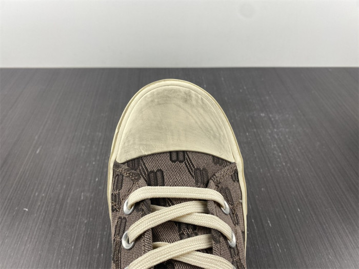 Ba*len*cia*ga sneaker