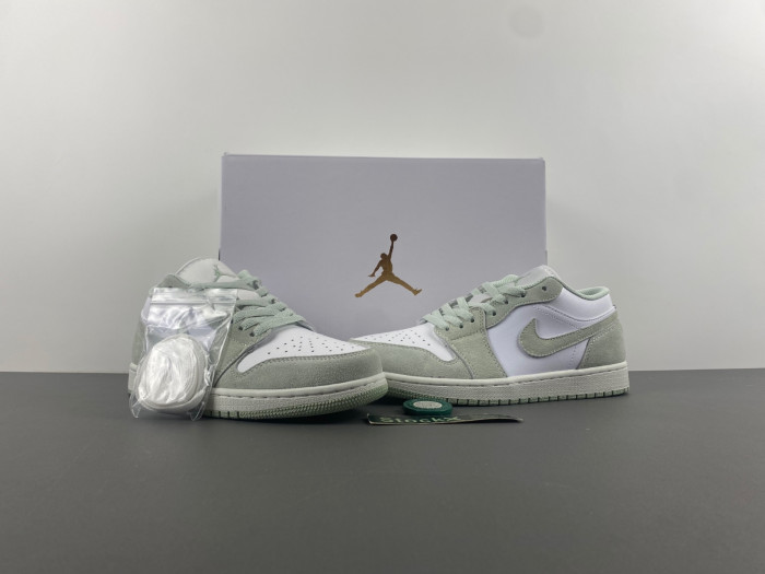 air jordan 1 low "light green" fn5214-131