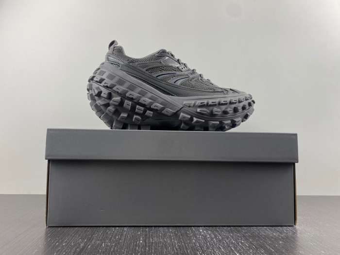 Ba*len*cia*ga defender sneaker