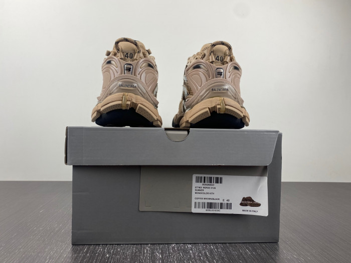 Ba*len*cia*ga runner sneaker