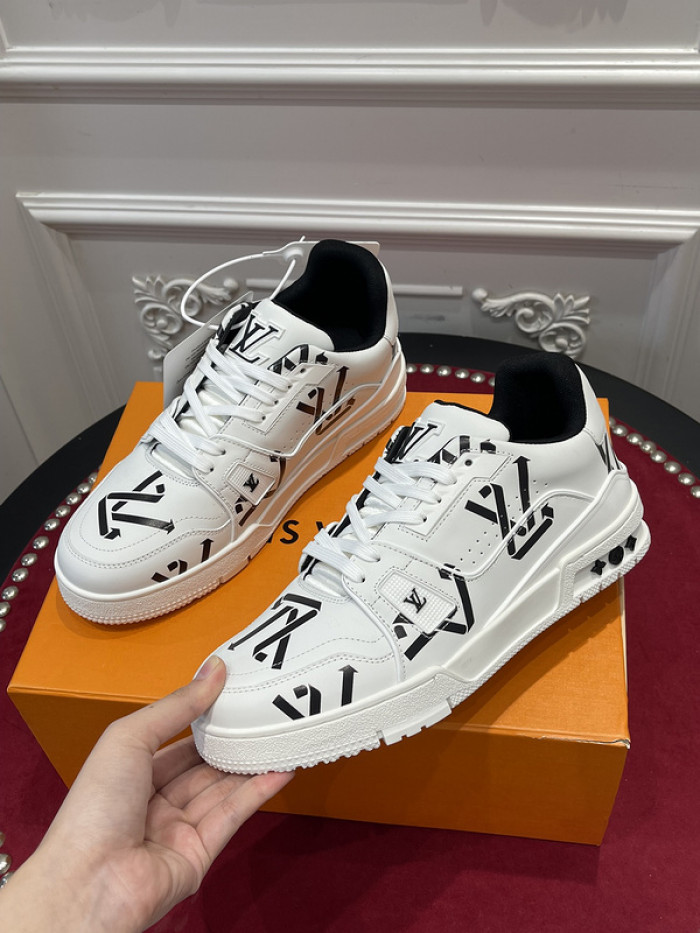lv snekaers l000067