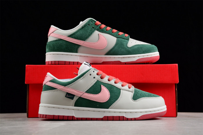 nike dunk low se all petals united fir green fn8923-061