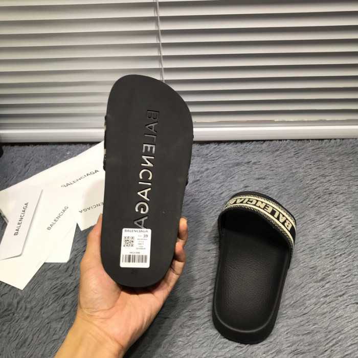 balenciag* sandal bs38