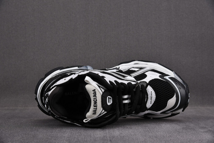 Ba*len*cia*ga runner sneaker w3rb2-9010