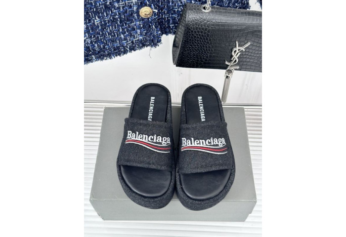 Balenciag* Sandal BS81