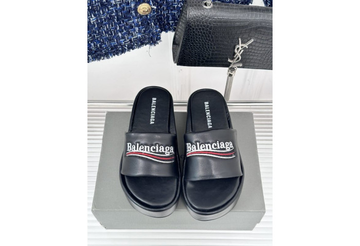 Balenciag* Sandal BS83