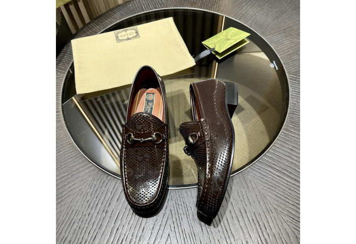 G*u*i* loafers gc183