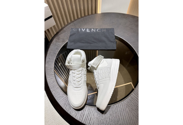 Givenchy Sneakers 660025