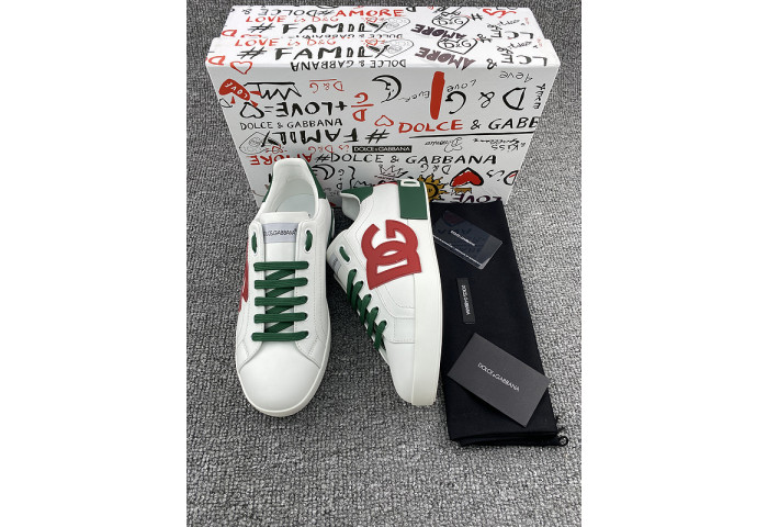 DG Sneaker 44