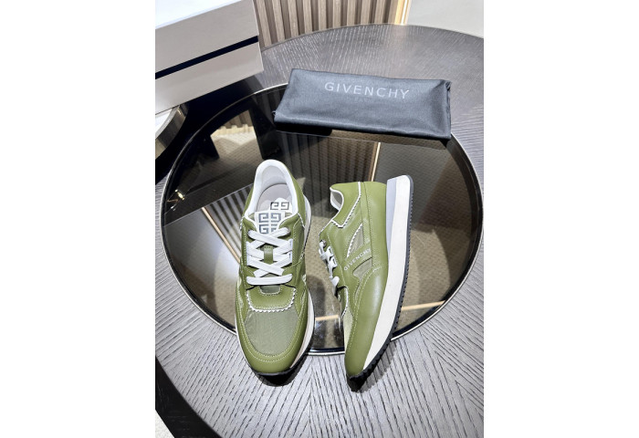Givenchy Sneakers 660054