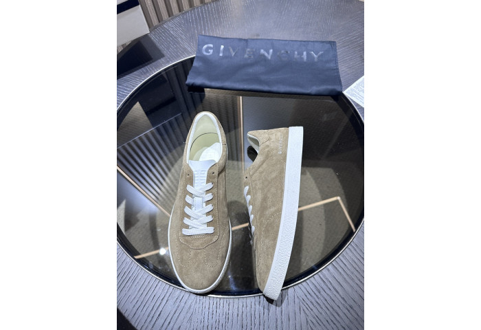 Givenchy Sneakers 660046