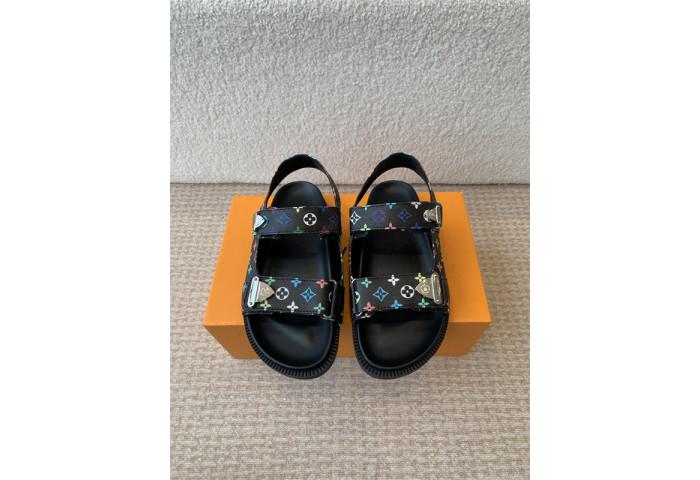 L&V sandal 206