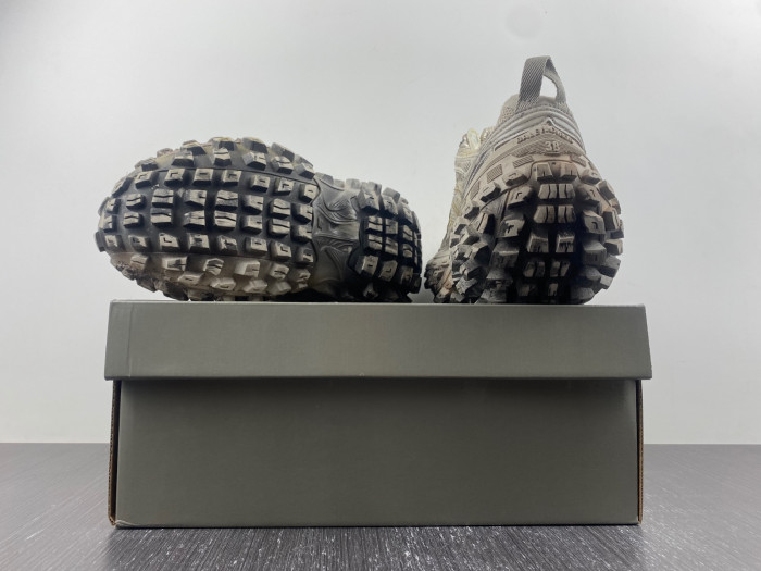 Balenciaga defender 8000078