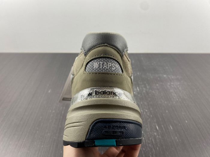 Bape x New Balance 2002R M2002RHO DFY17