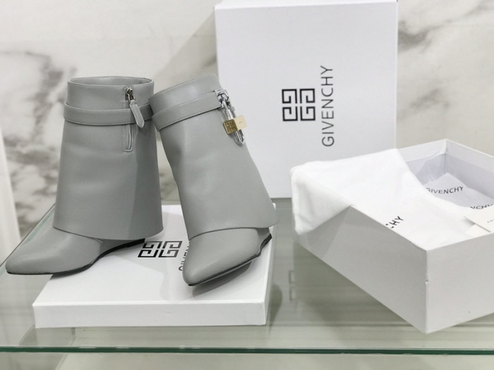 Givenchy Boots 660012