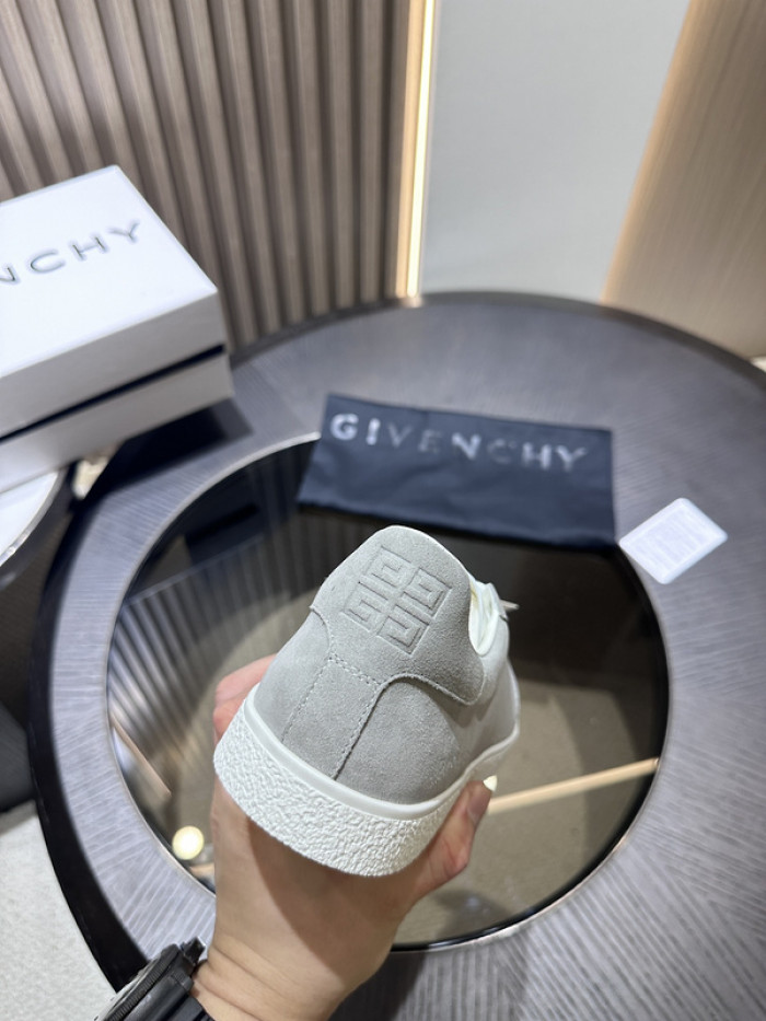 Givenchy Sneakers 660045