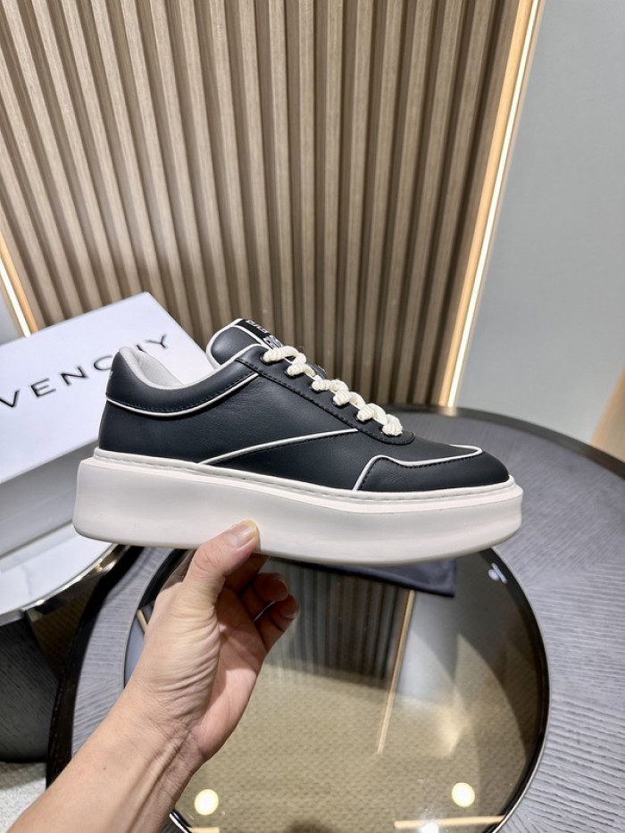 Givenchy Sneakers 660021