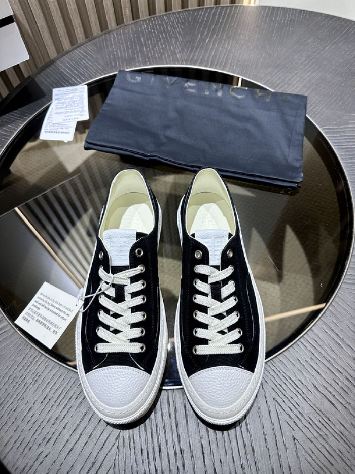 Givenchy Sneakers 660049