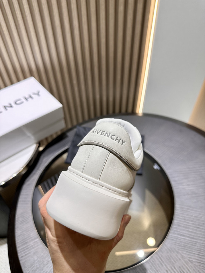 Givenchy Sneakers 660020