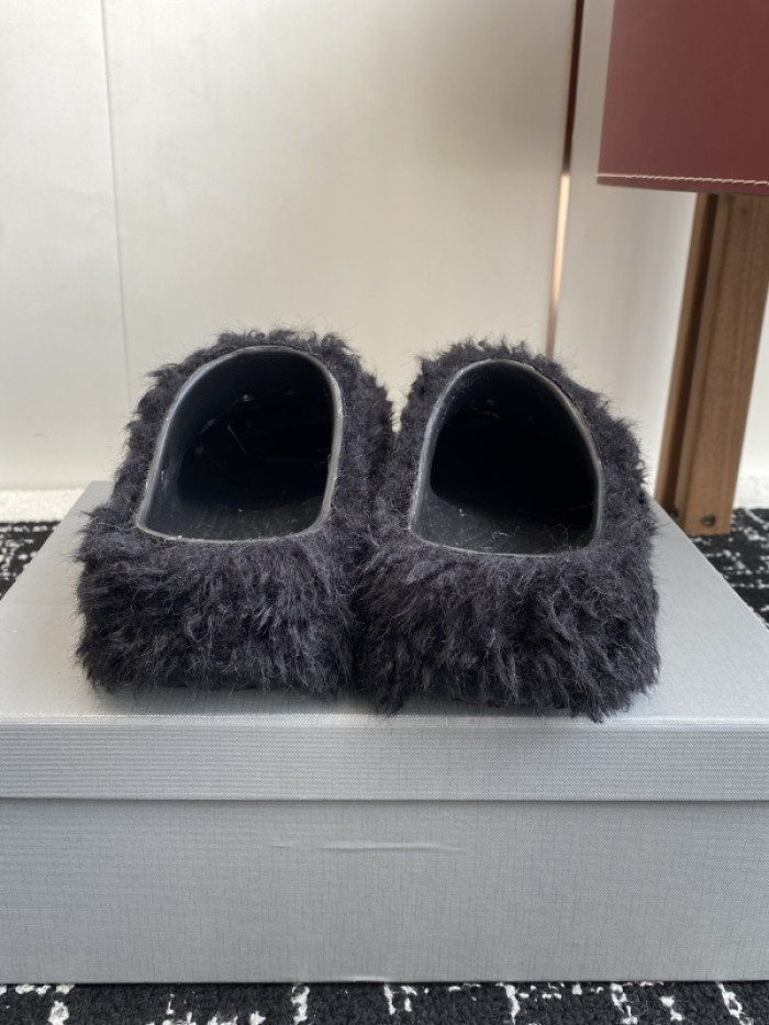 Balenciag* Sandal BS113