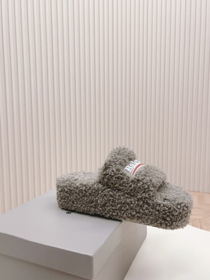 Balenciag* Sandal BS74