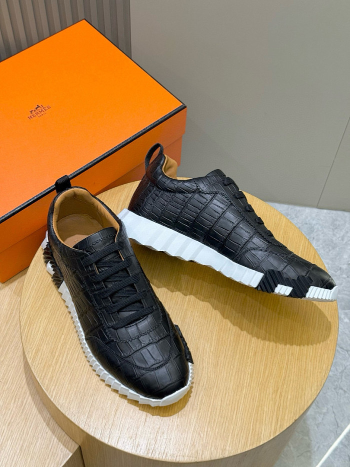 H**me5 snekaers hm099