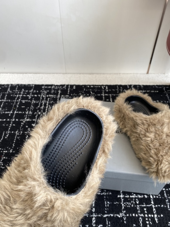 Balenciag* Sandal BS112