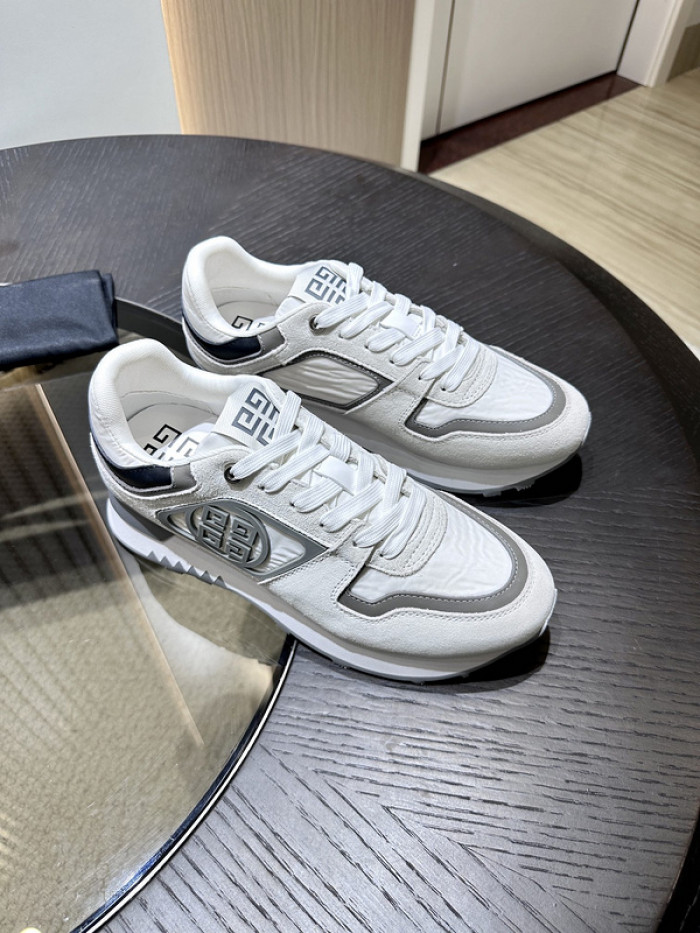 Givenchy Sneakers 660031