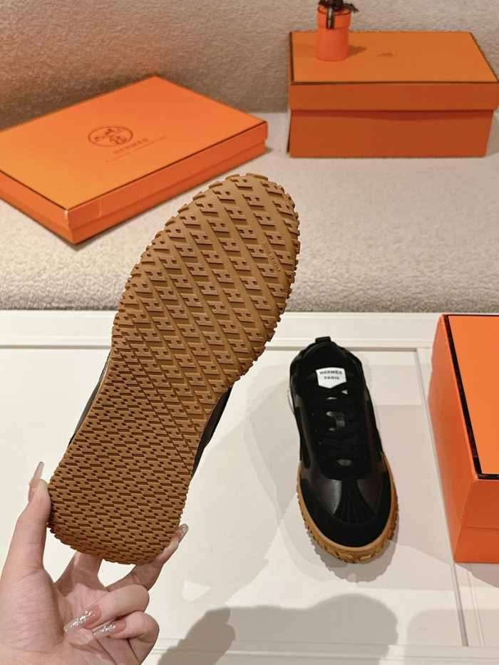 H**me5 snekaers hm096