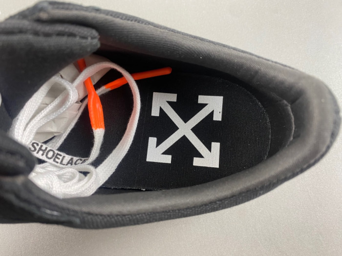 OFF-W c/o Virgil Abloh Vulc Low 2A4WTW